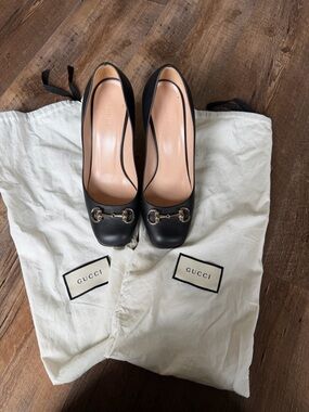 Authentic Gucci Black Leather Horsebit Heels